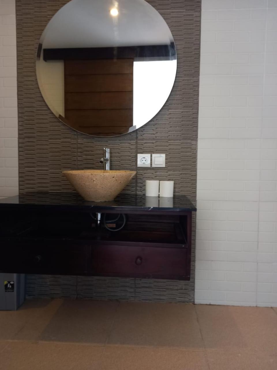 Rumah Wj Rooms And Suites Uluwatu Exteriör bild